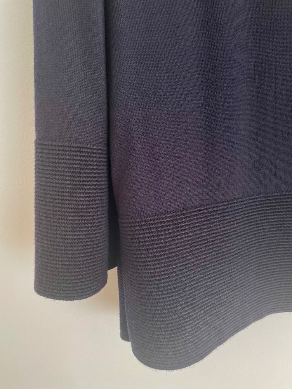 COS 100% Wool Sweater - Picture 4 of 5